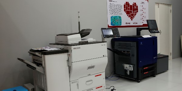 24小時數(shù)碼圖文快印店