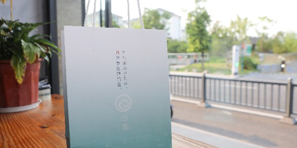 手提袋印刷如何配色？-和印愛(ài)歐圖文